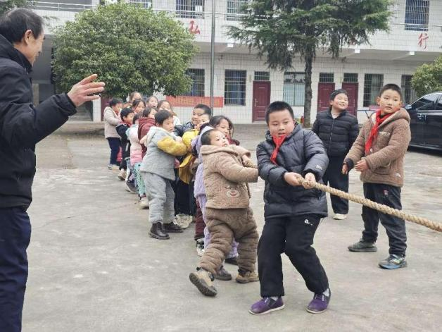 “趣”享運(yùn)動(dòng)，快樂成長(zhǎng)