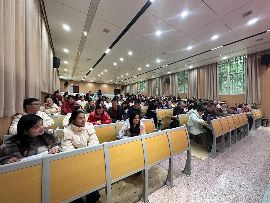 隆回二中創(chuàng)新教研