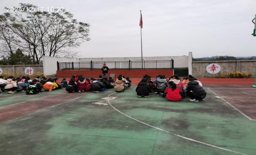 萬(wàn)塘鄉(xiāng)白馬田中心小學(xué) 開(kāi)展消防安全演練