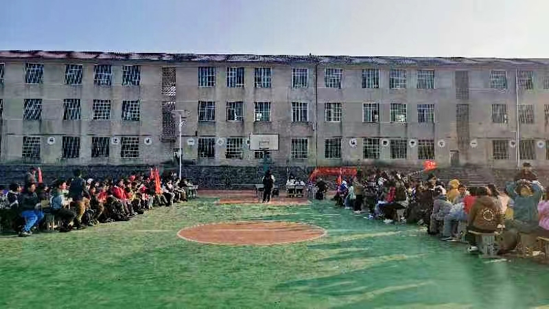 下花橋鎮(zhèn)雙江中學開展“誦經(jīng)典，耀中華”經(jīng)典誦讀