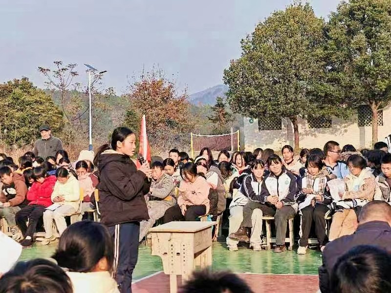 下花橋鎮(zhèn)雙江中學開展“誦經(jīng)典，耀中華”經(jīng)典誦讀