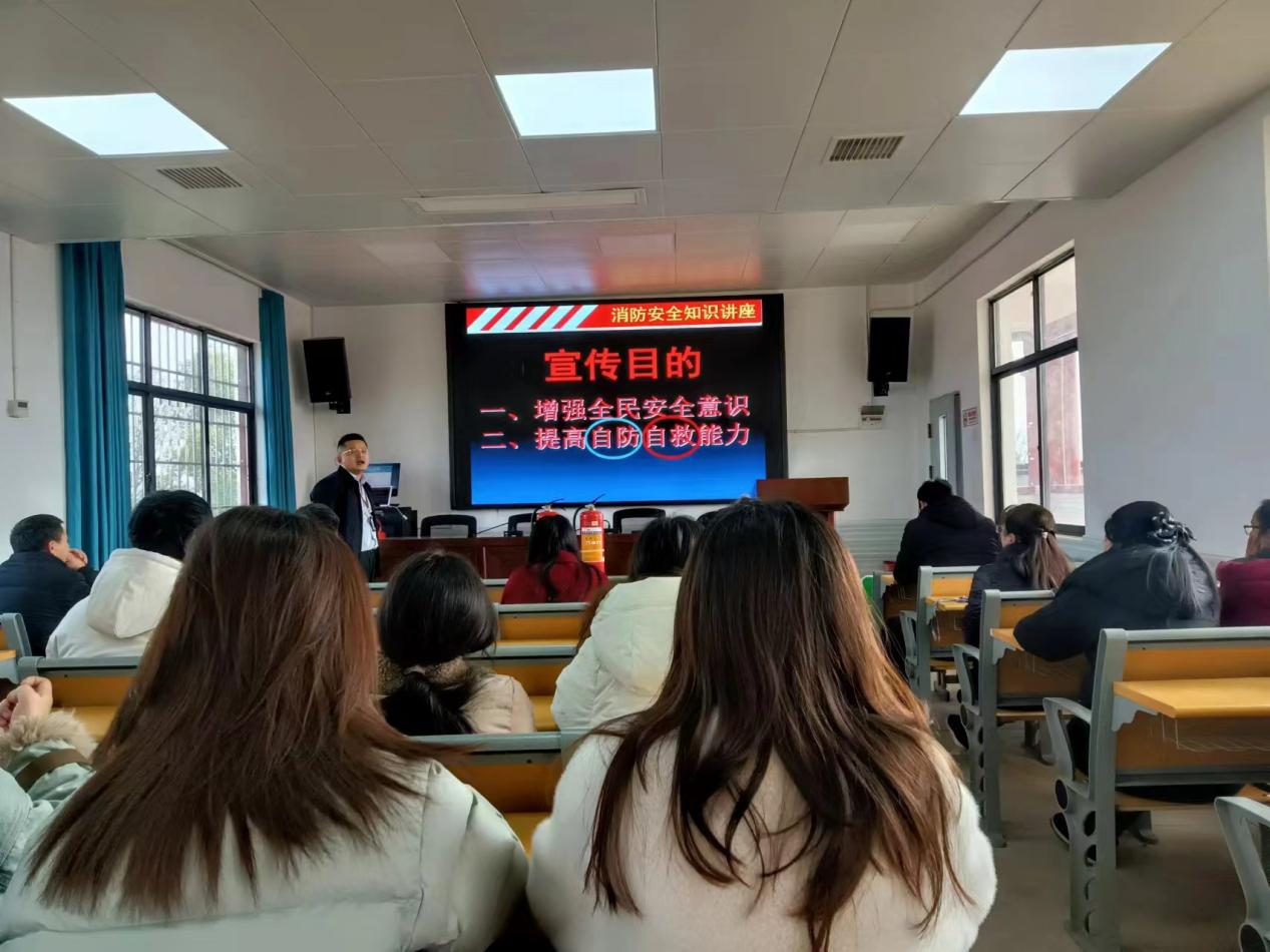 “人人講安全，個個會應(yīng)急”