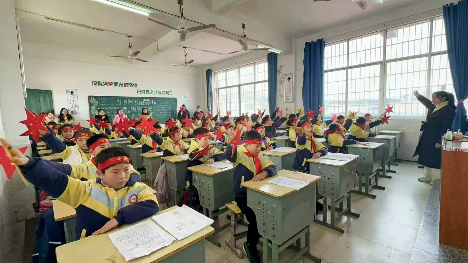 藕塘小學“悅享悅讀?閃亮未來”經(jīng)典誦讀賽