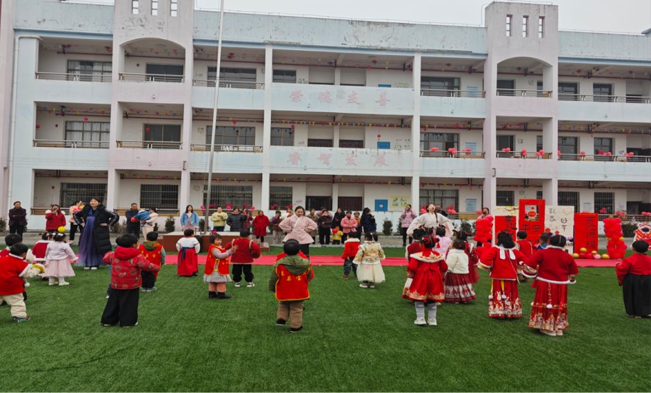 古韻雅趣慶元旦，親子同游樂(lè)滿(mǎn)園