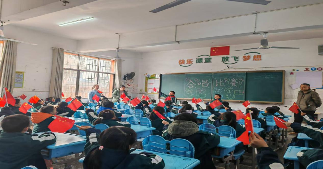 五峰鋪鎮(zhèn)中心完小慶“元旦”合唱比賽、課后服務(wù)書畫展暨家長(zhǎng)開放日活動(dòng)圓滿舉行