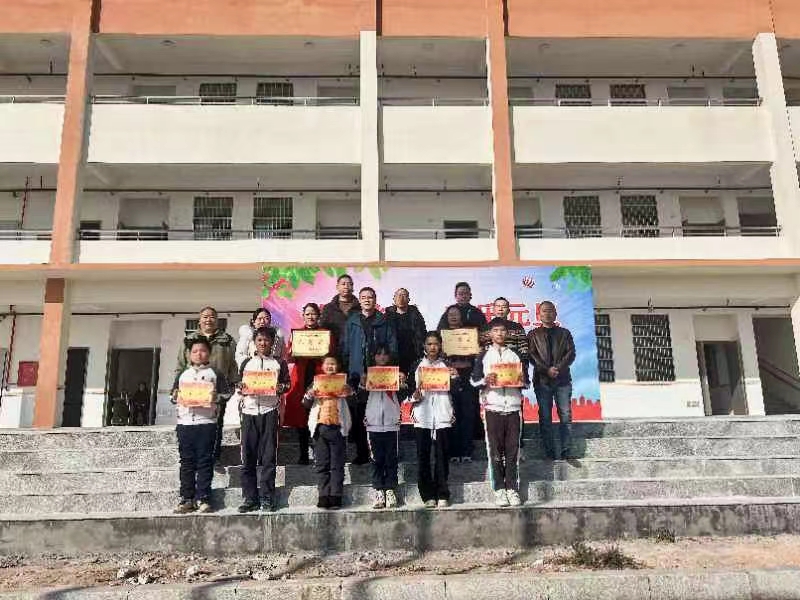 小舞臺(tái)放飛大夢(mèng)想