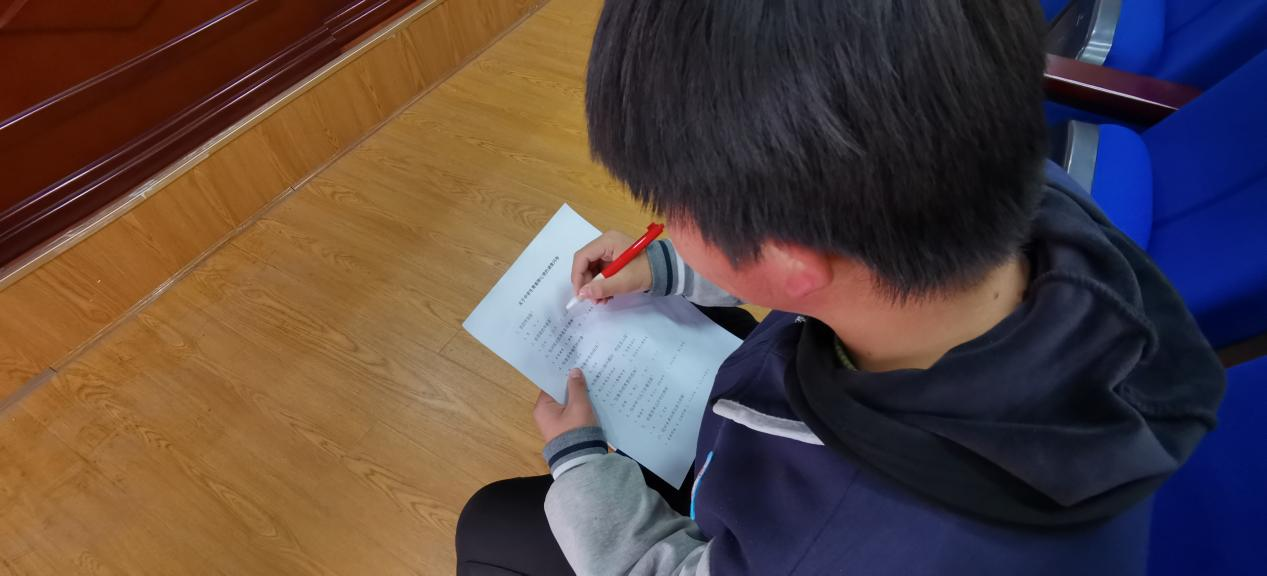 白倉(cāng)鎮(zhèn)芙蓉學(xué)校 開(kāi)展“中學(xué)生如何樹(shù)立正確的交友觀”