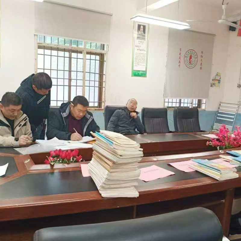 塘田市鎮(zhèn)中心學(xué)校開展教學(xué)常規(guī)檢查 夯實教育教學(xué)根基