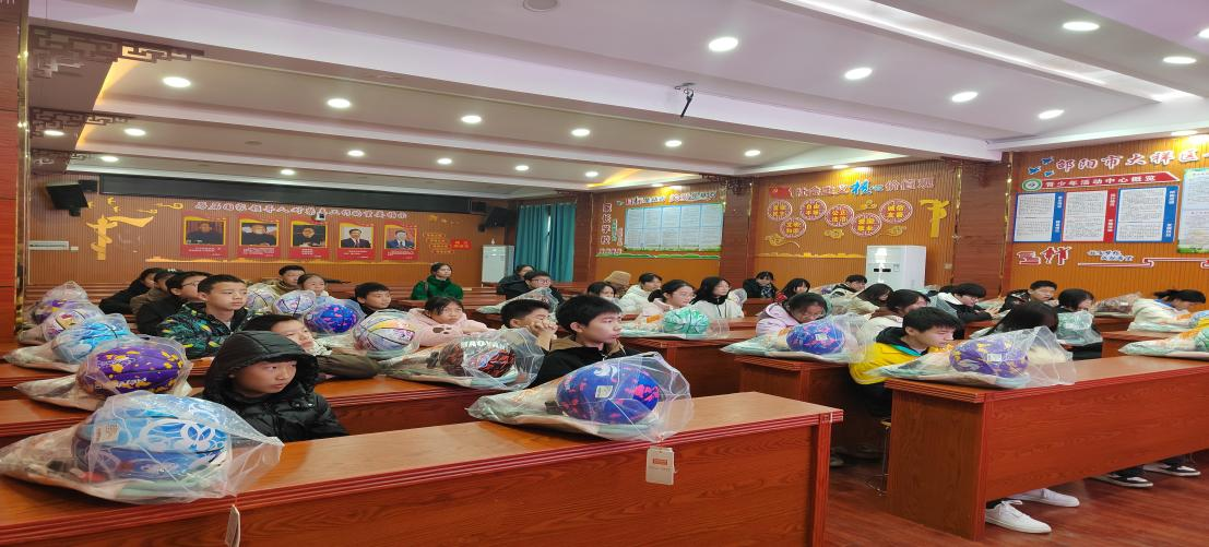 溫暖學(xué)子，共筑未來(lái)