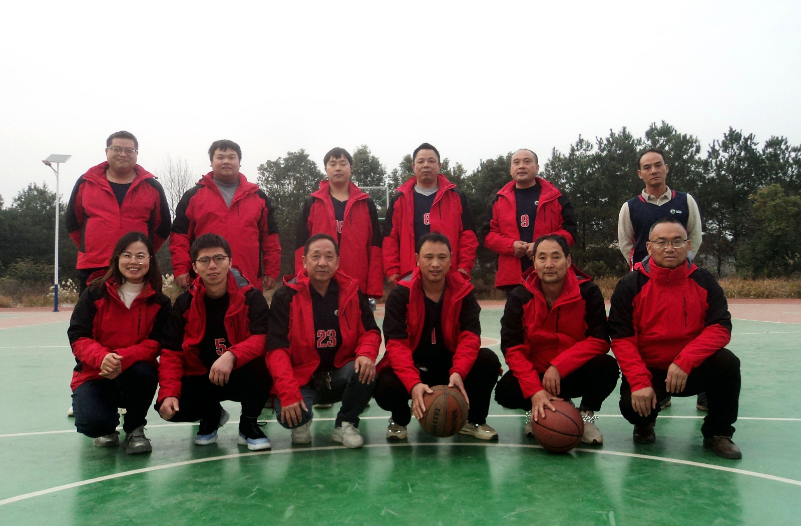 邵陽縣籍省科技示范戶贈送運(yùn)動服助教慰老師