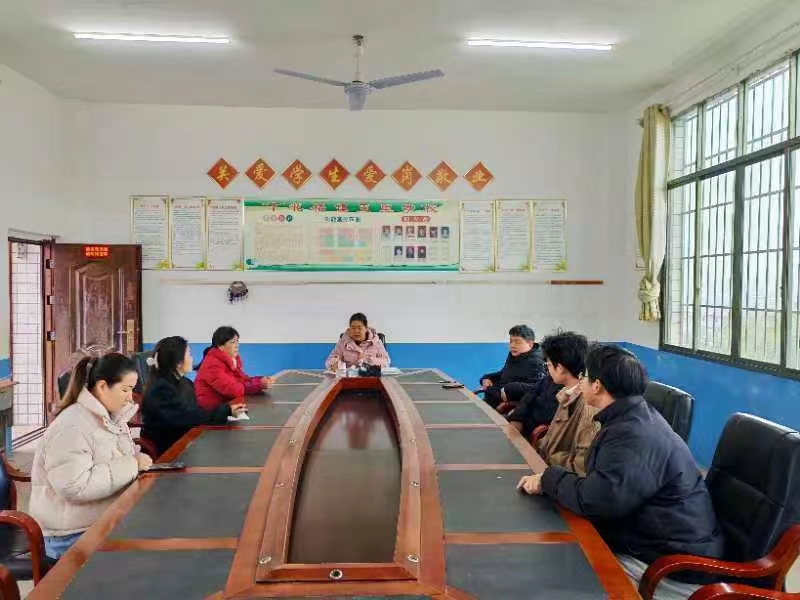 下花橋鎮(zhèn)五里學(xué)校召開2025年春季開學(xué)安全工作部署會