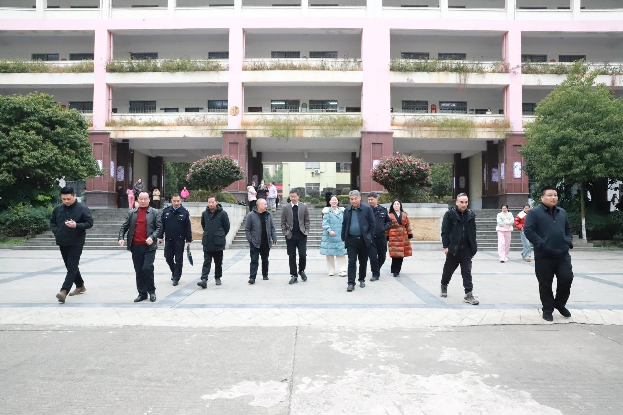 城區(qū)二小開學首日：星光熠熠，開啟新學期逐夢新篇