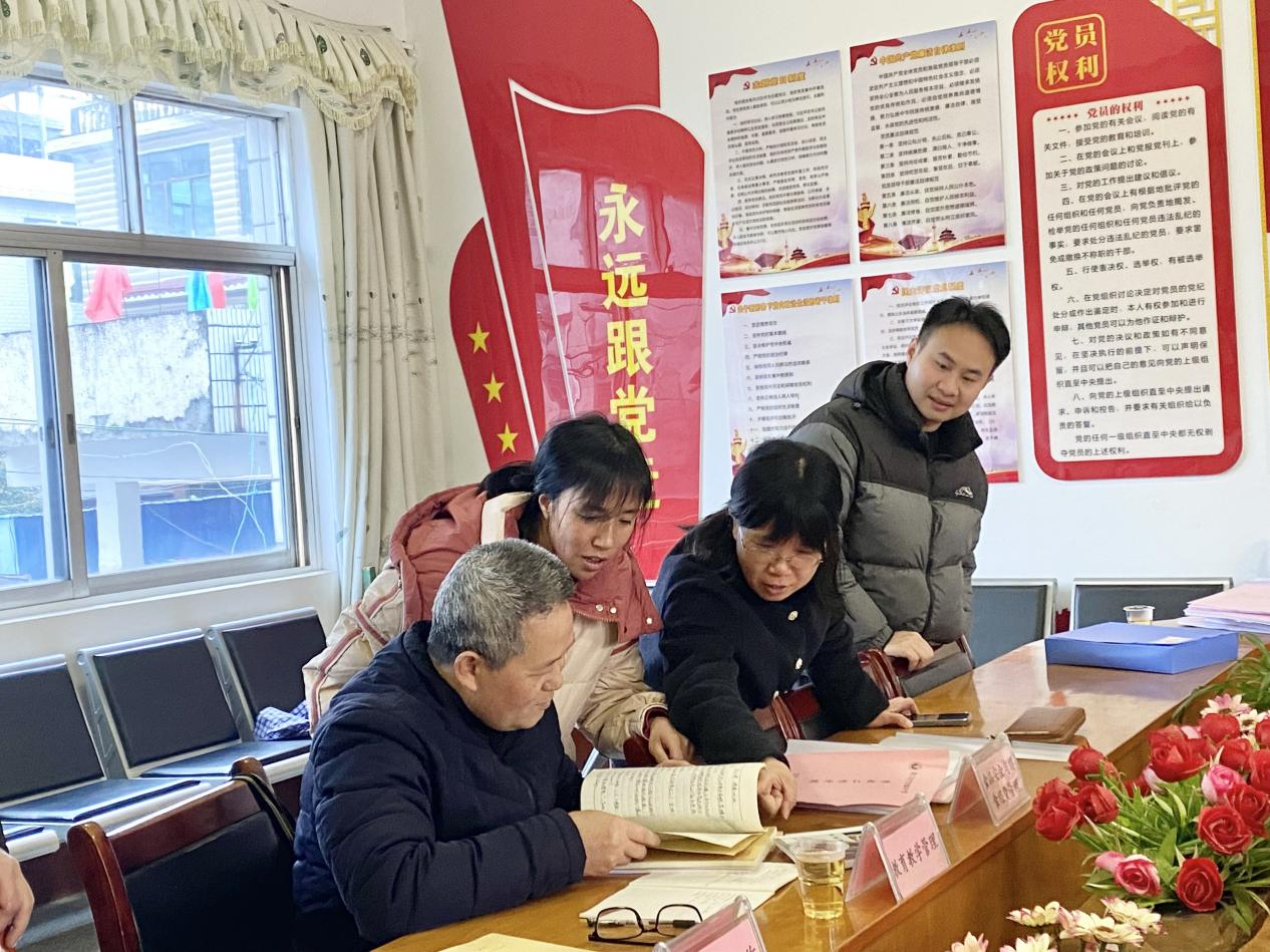 開學(xué)工作穩(wěn)推進(jìn)，督導(dǎo)檢查促提升——竹市鎮(zhèn)中學(xué)迎接洞口縣教育局春季開學(xué)工作檢查