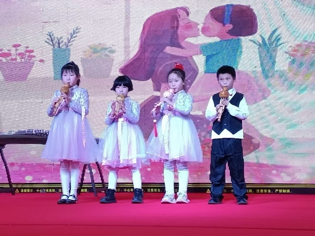 古風(fēng)絲韻奏響新春，民族器樂閃耀華盛堂