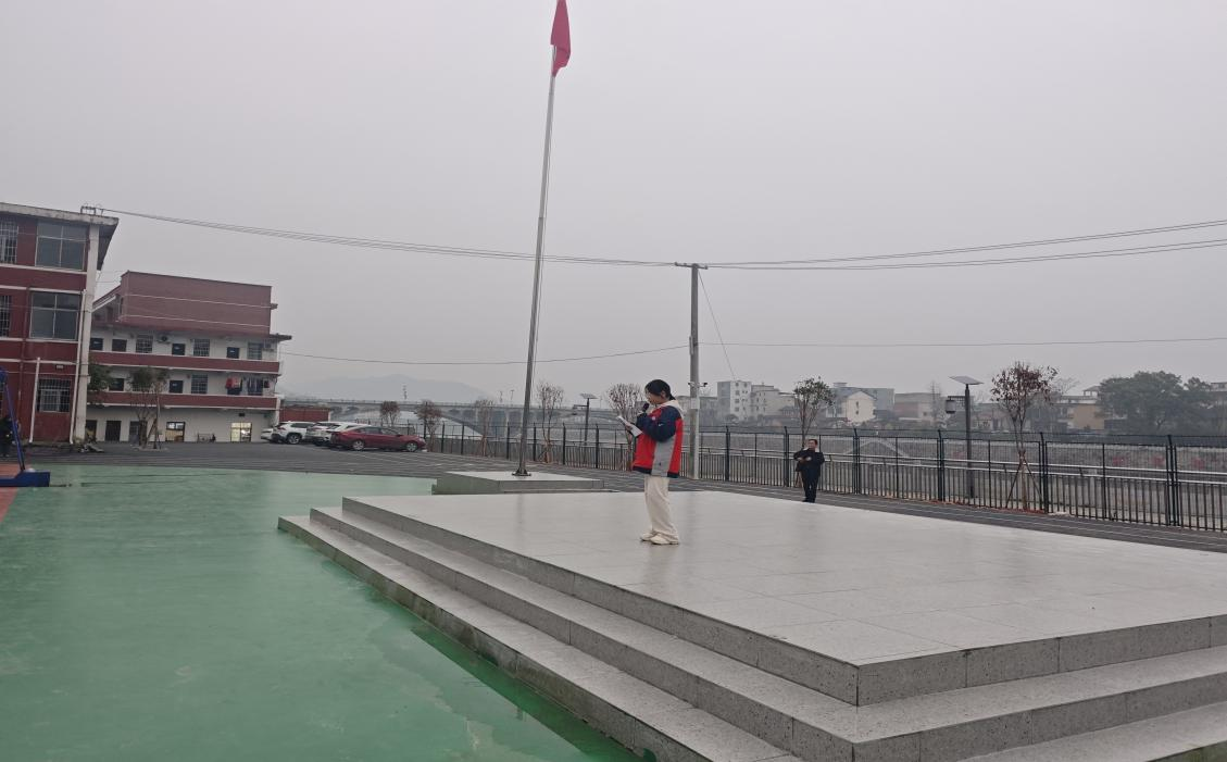 金稱市鎮(zhèn)中學(xué)舉行“行為習(xí)慣養(yǎng)成教育落實月”活動啟動儀式