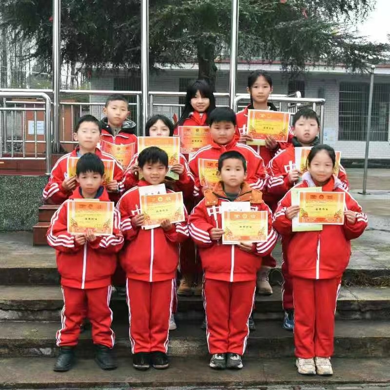 春寒猶在書聲暖 五里校園啟新篇