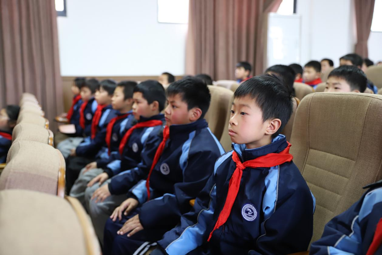 城區(qū)二小開展法制副校長安全講座：共筑校園安全防線