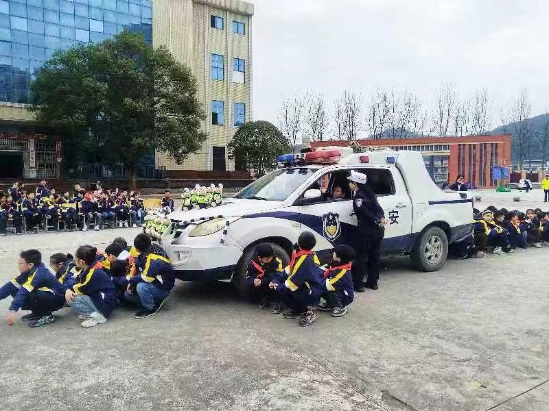 傳承奉獻(xiàn)精神 厚植安全意識