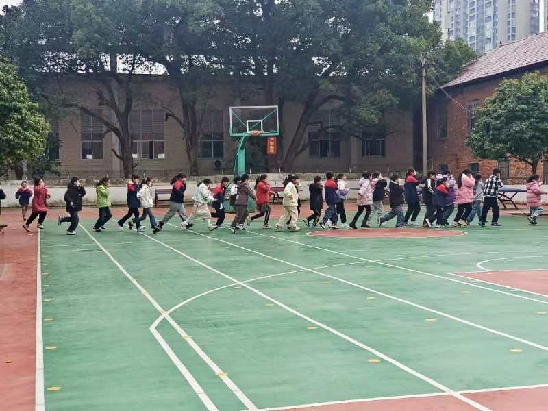 北塔小學(xué)上學(xué)期緊急疏散演練圓滿成功