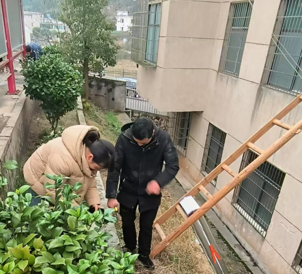 傳承雷鋒精神  彰顯少年擔(dān)當(dāng)