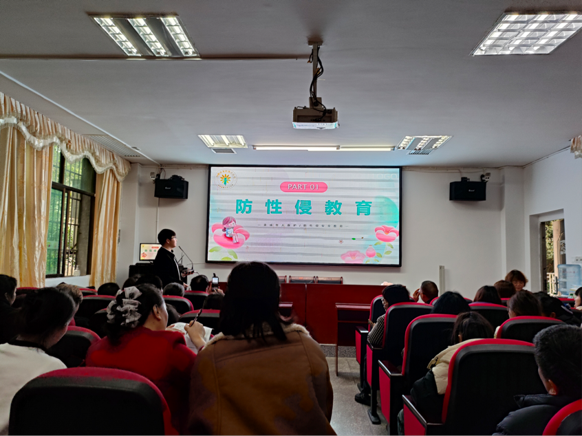 塘渡口鎮(zhèn)二完小成功舉辦春季家校共育家長會