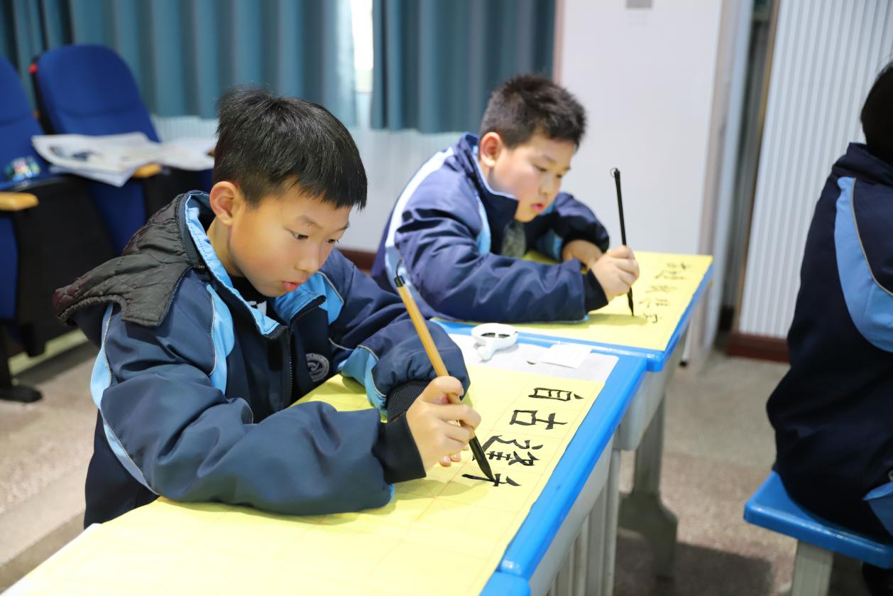 城區(qū)二小舉行三筆字比賽