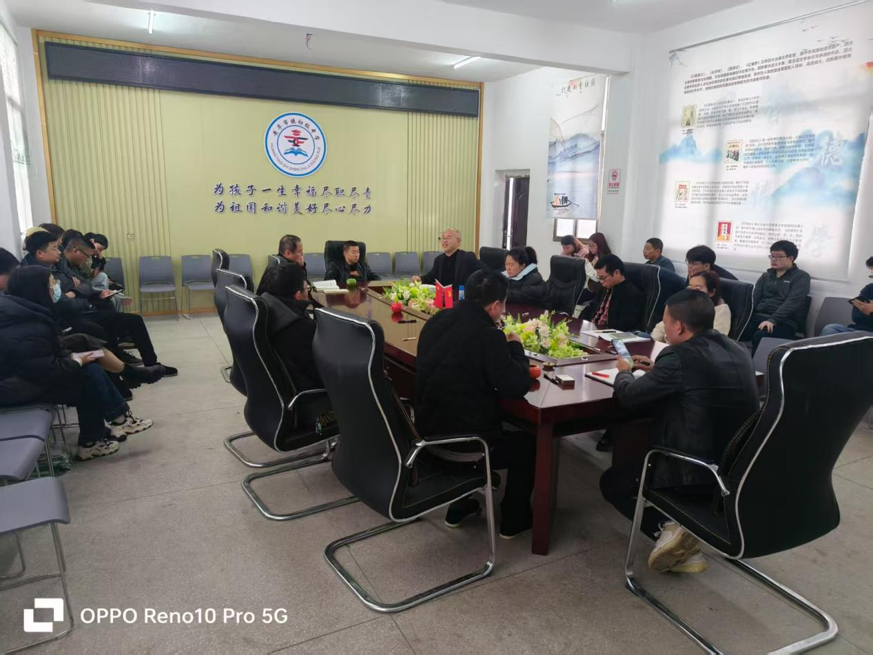 黃亭市鎮(zhèn)中心學(xué)校指導(dǎo)鎮(zhèn)中學(xué)學(xué)科教學(xué)研討推進(jìn)會(huì)