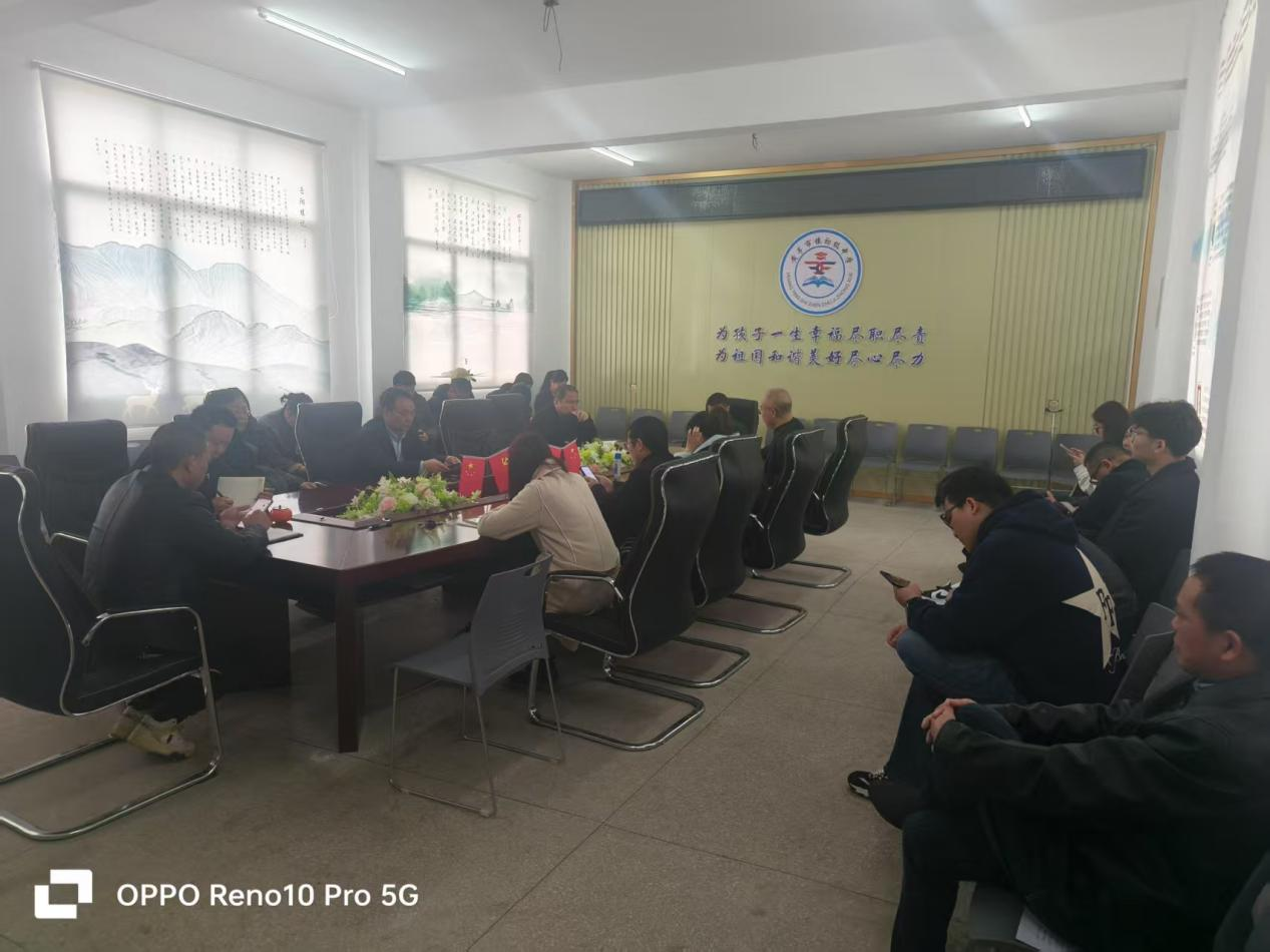 黃亭市鎮(zhèn)中心學(xué)校指導(dǎo)鎮(zhèn)中學(xué)學(xué)科教學(xué)研討推進(jìn)會(huì)