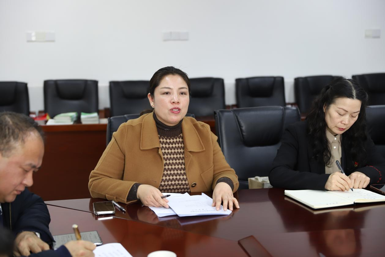 城區(qū)二小舉行邵陽(yáng)市規(guī)劃課題開(kāi)題論證會(huì)