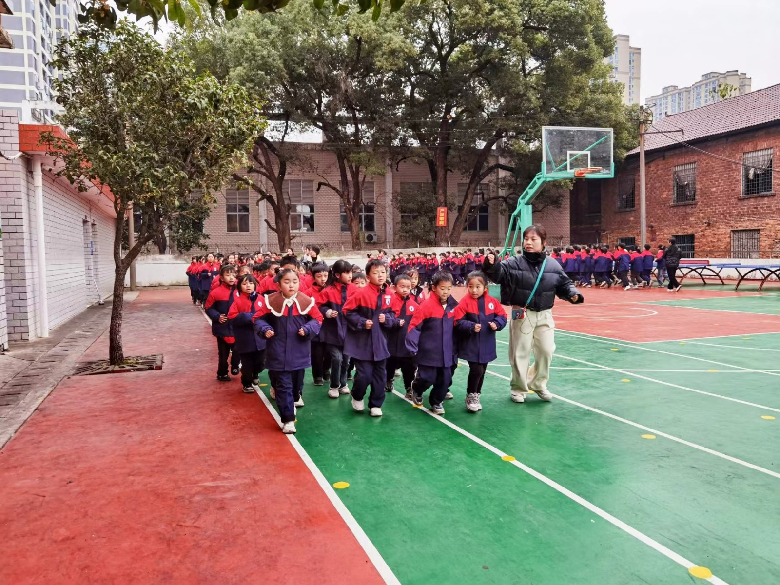 北塔小學(xué)：健康校園，活力奔跑——“校長喊你來跑步”活動啟動