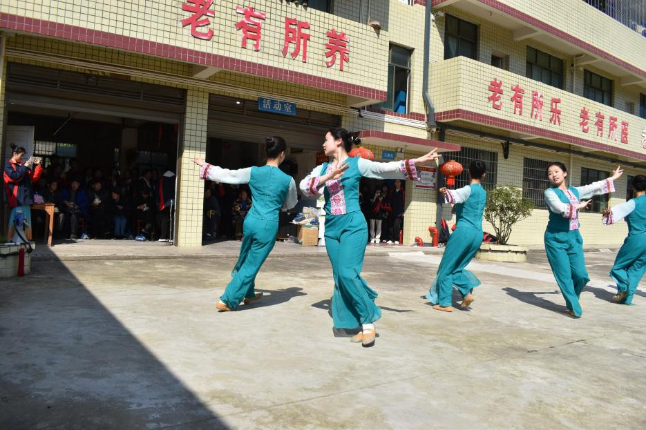 隆回二中聯(lián)誼回族鄉(xiāng)老人學(xué)生