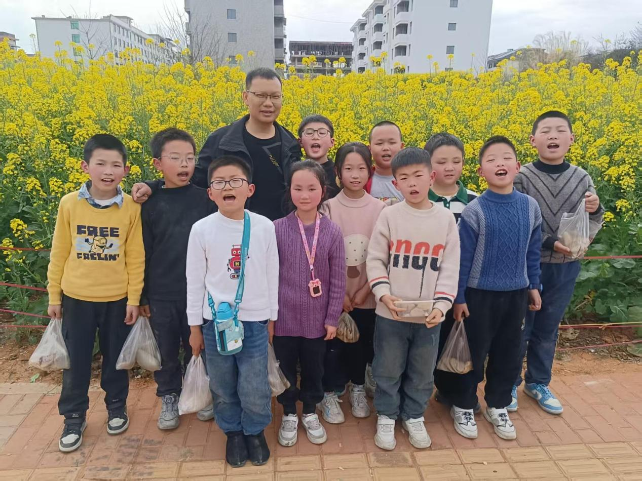 探索自然奧秘：小石頭奇遇記