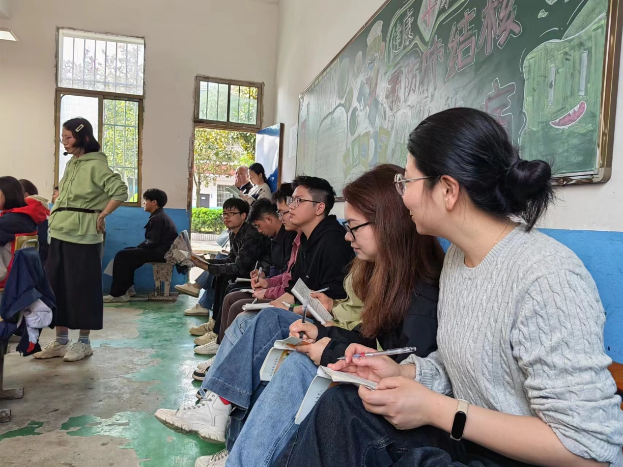 共研共享共成長(zhǎng)  同課異構(gòu)綻芳華