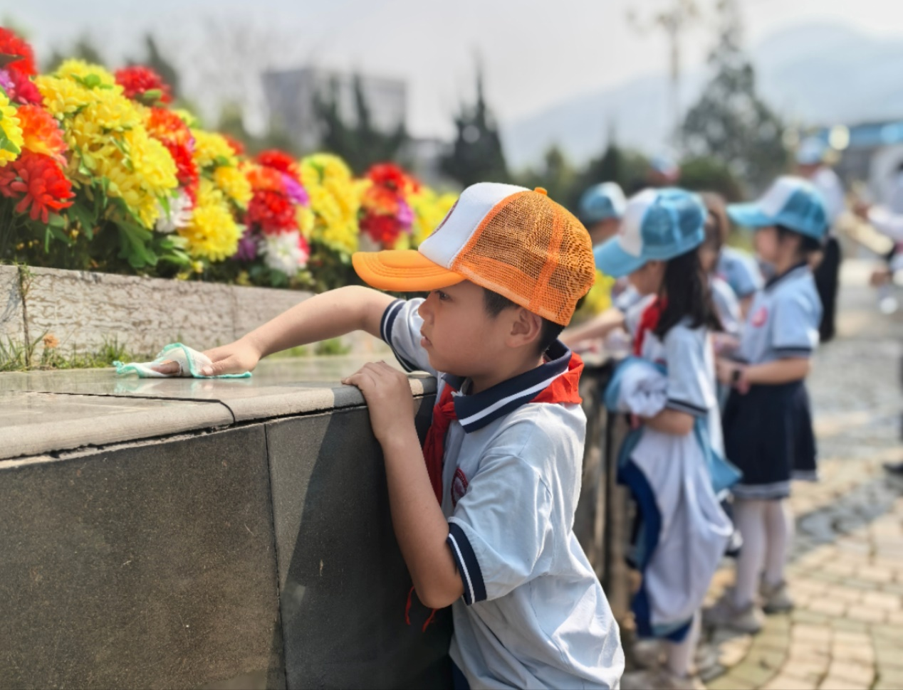 清明祭英烈，共筑中華魂