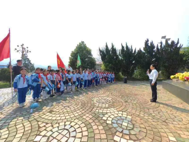 緬懷先烈寄哀思，紅色精神永傳承