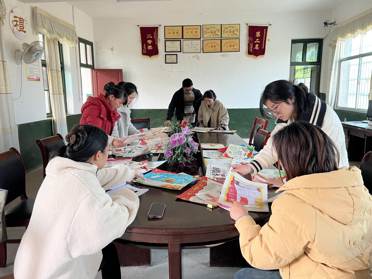 “緬懷先烈 致敬英雄”