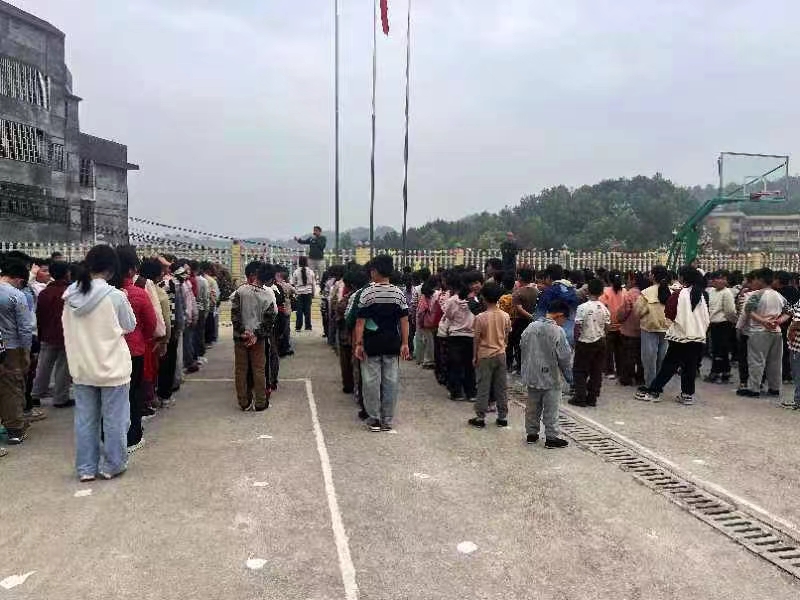 “讓青春微笑起來”