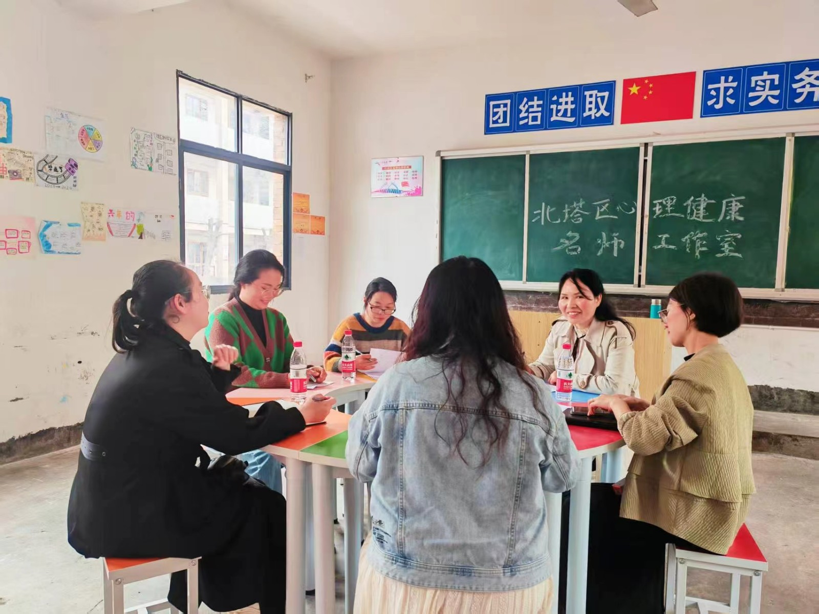 “研心育綱要，護成長之路”