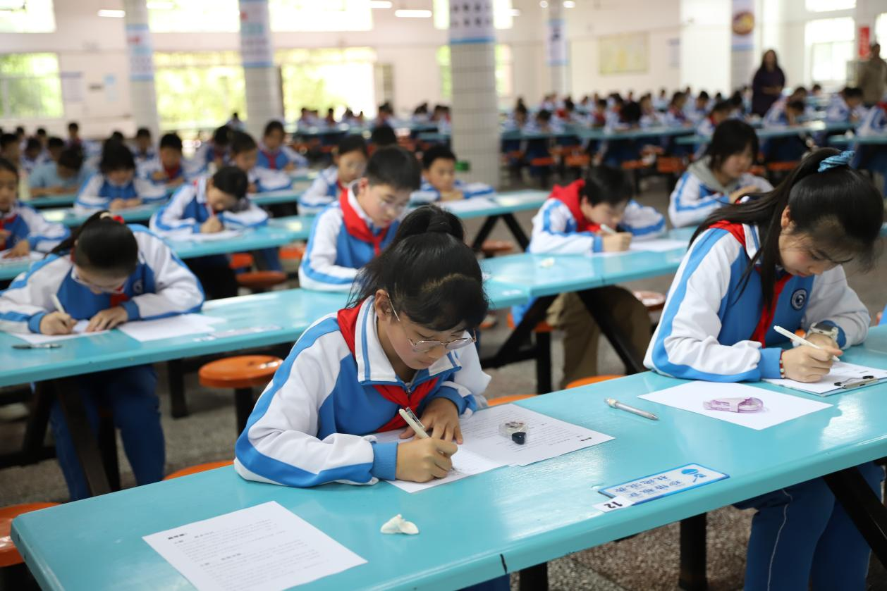 城區(qū)二小第一屆“繁星杯”征文比賽：用點點星光，描繪夢想的模樣