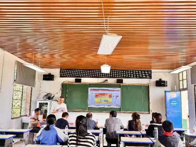 ? ? 蔡橋鄉(xiāng)中心學(xué)校隆重舉行“童心向黨——弘揚(yáng)優(yōu)良家風(fēng) 爭做時(shí)代新人”主題演講比賽