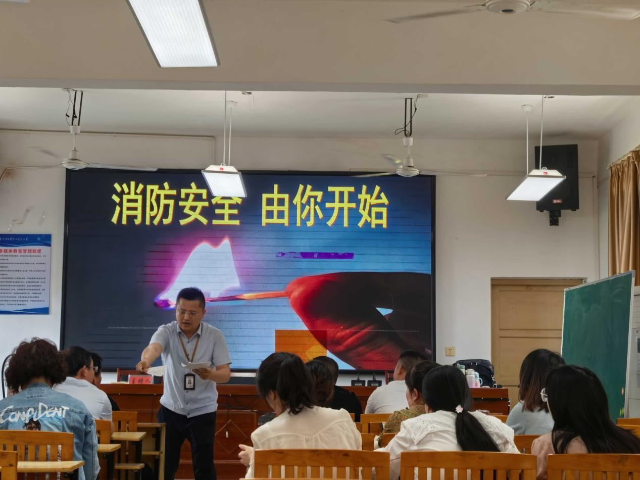 開展消防演練，筑牢校園安全