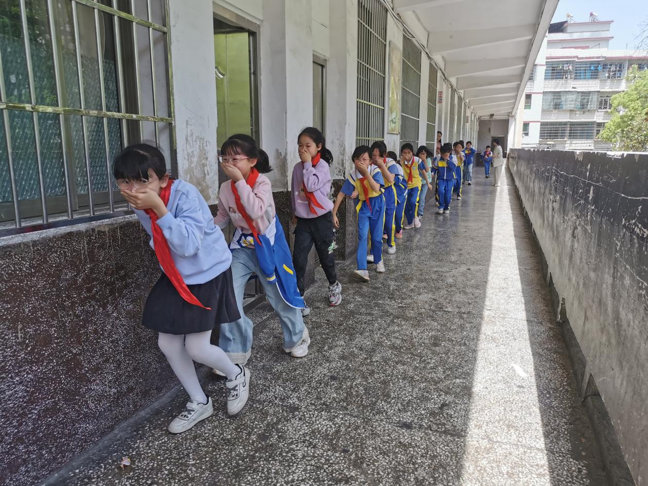 開展消防演練，筑牢校園安全