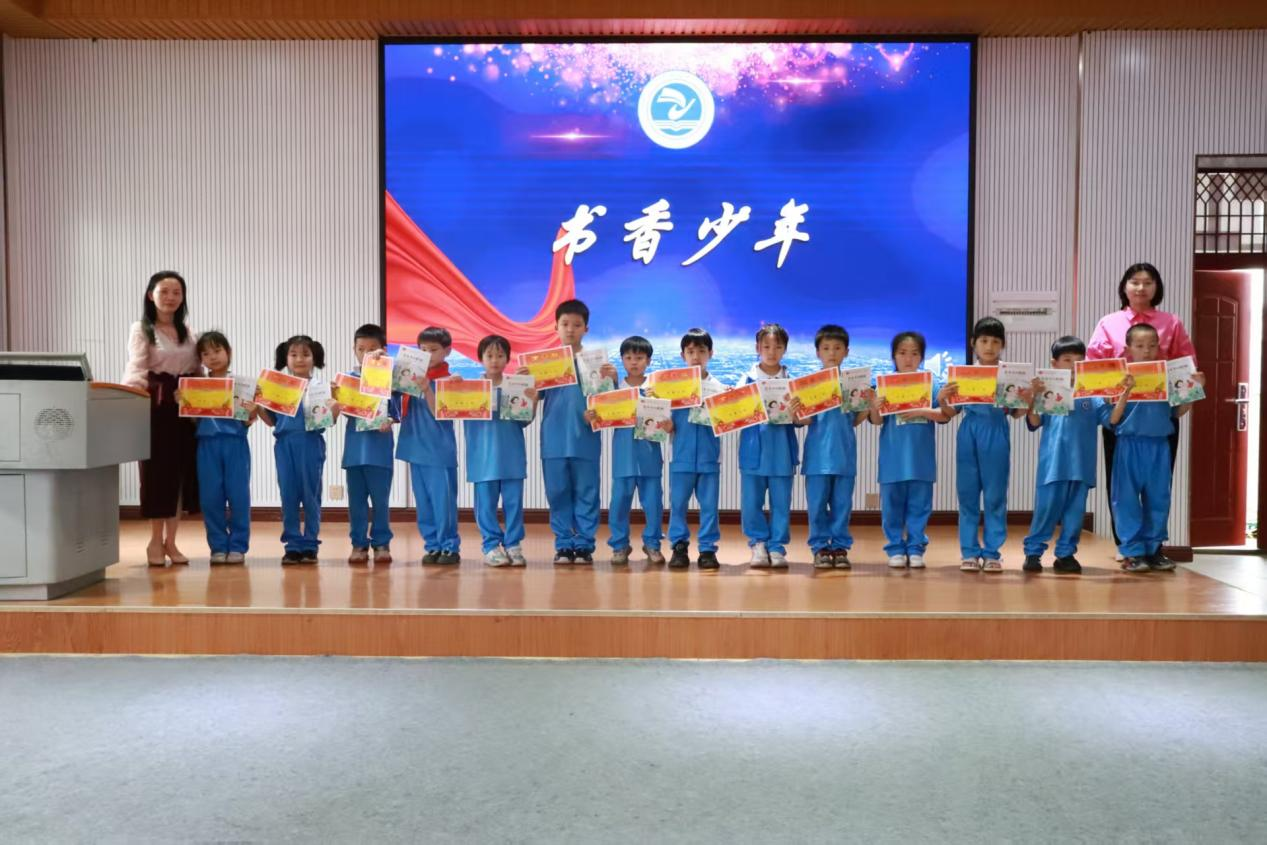 字里行間，遇見星辰大海