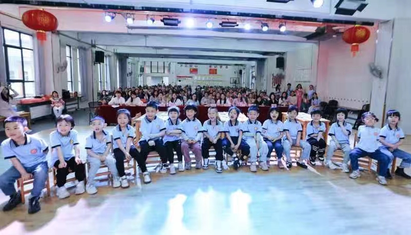 同課異構(gòu)展風(fēng)采·教研齊思共成長