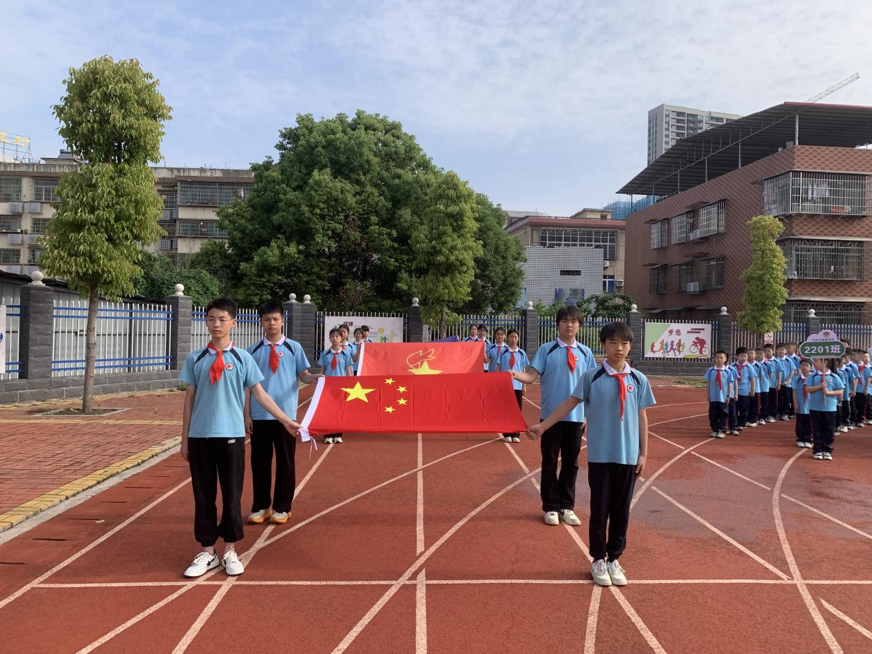 “陽光體育，快樂足球”