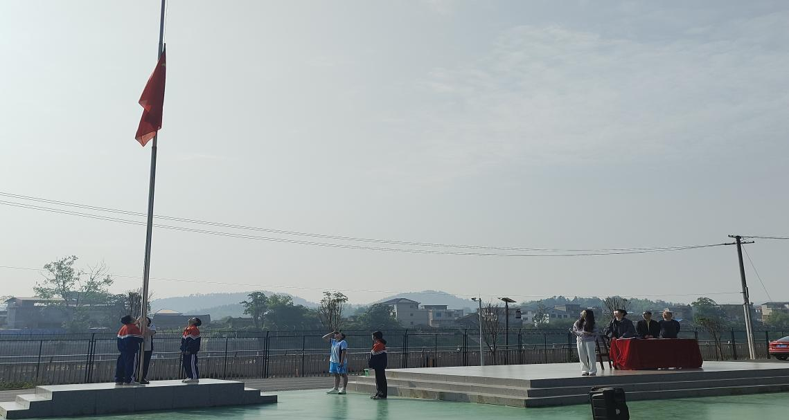 彰顯青春風(fēng)采  爭(zhēng)做陽(yáng)光少年