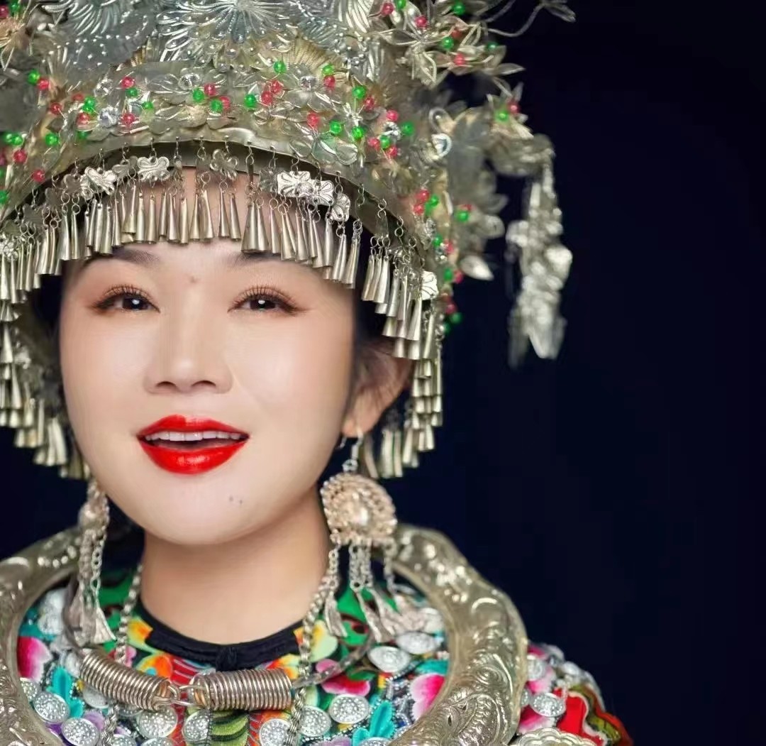 苗嶺飛歌，千千回響：阿苗千千的音樂哲思與文化行旅