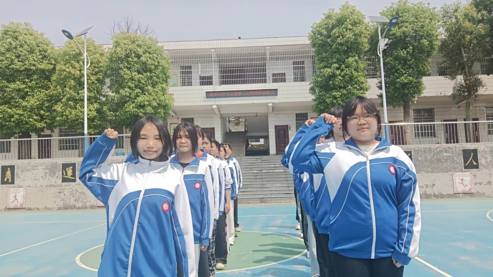 “筑牢安全防線，守護(hù)成長(zhǎng)凈土”