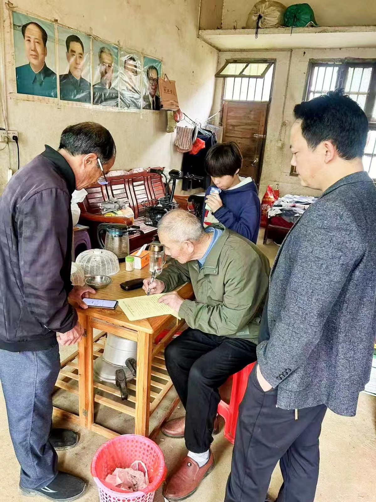 撐起安全防護(hù)傘，共筑盛夏童真夢(mèng)