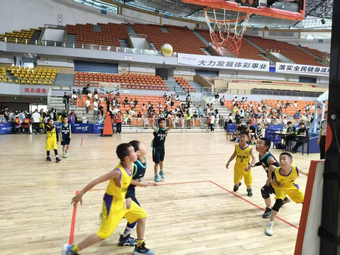 邵陽紅心公益護航籃球夢